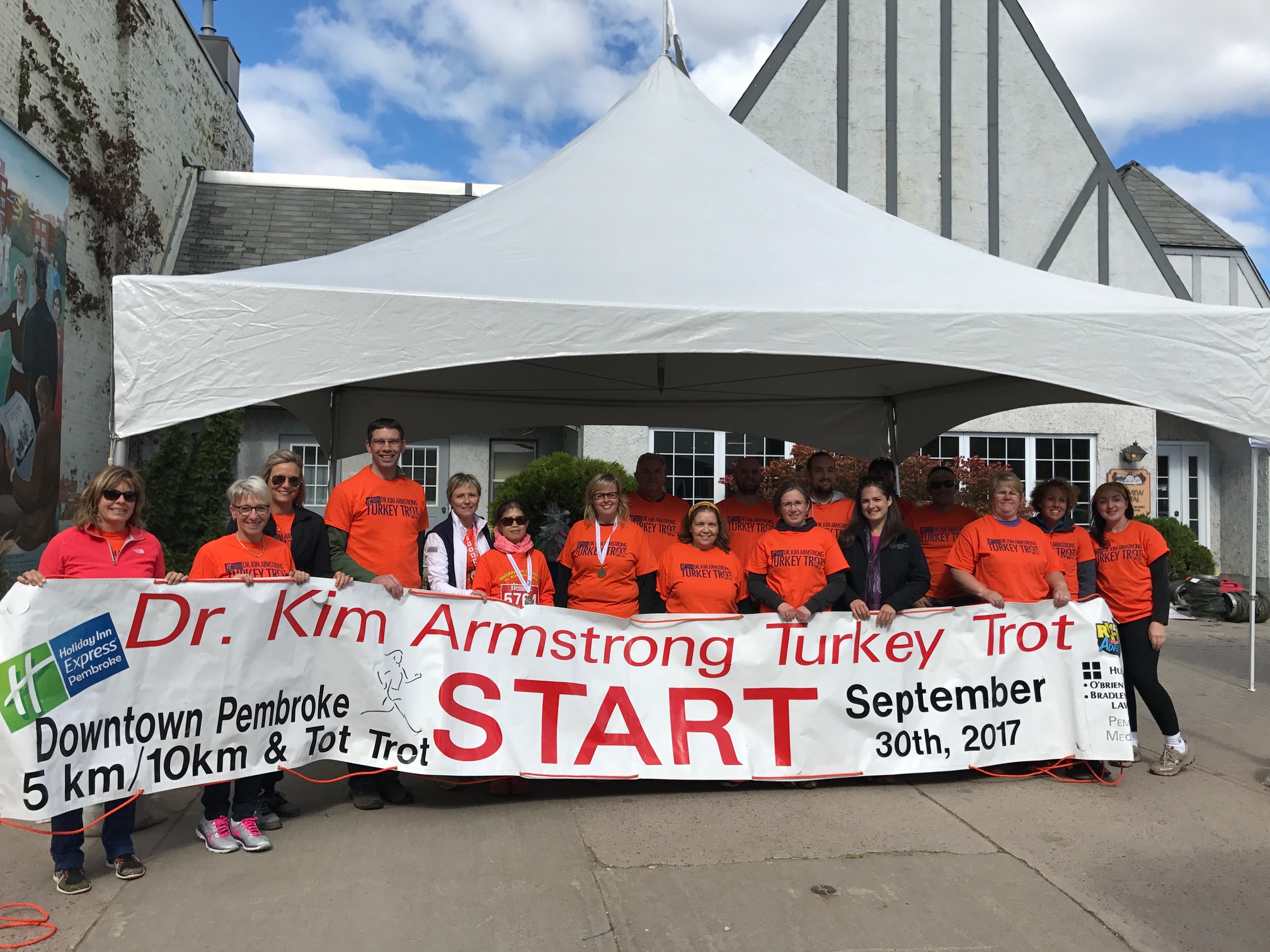 Holiday Inn Express Dr. Kim Armstrong Turkey Trot 2017 - Volunteers