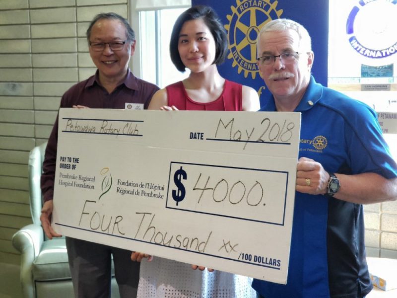 Read more about the article Petawawa Rotary Club Donates $4,000 to Renfrew County Healthcare