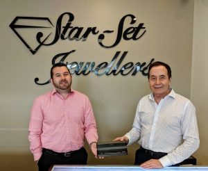 Read more about the article Star-Set Jewellers Gifts Diamonds for Local Healthcare