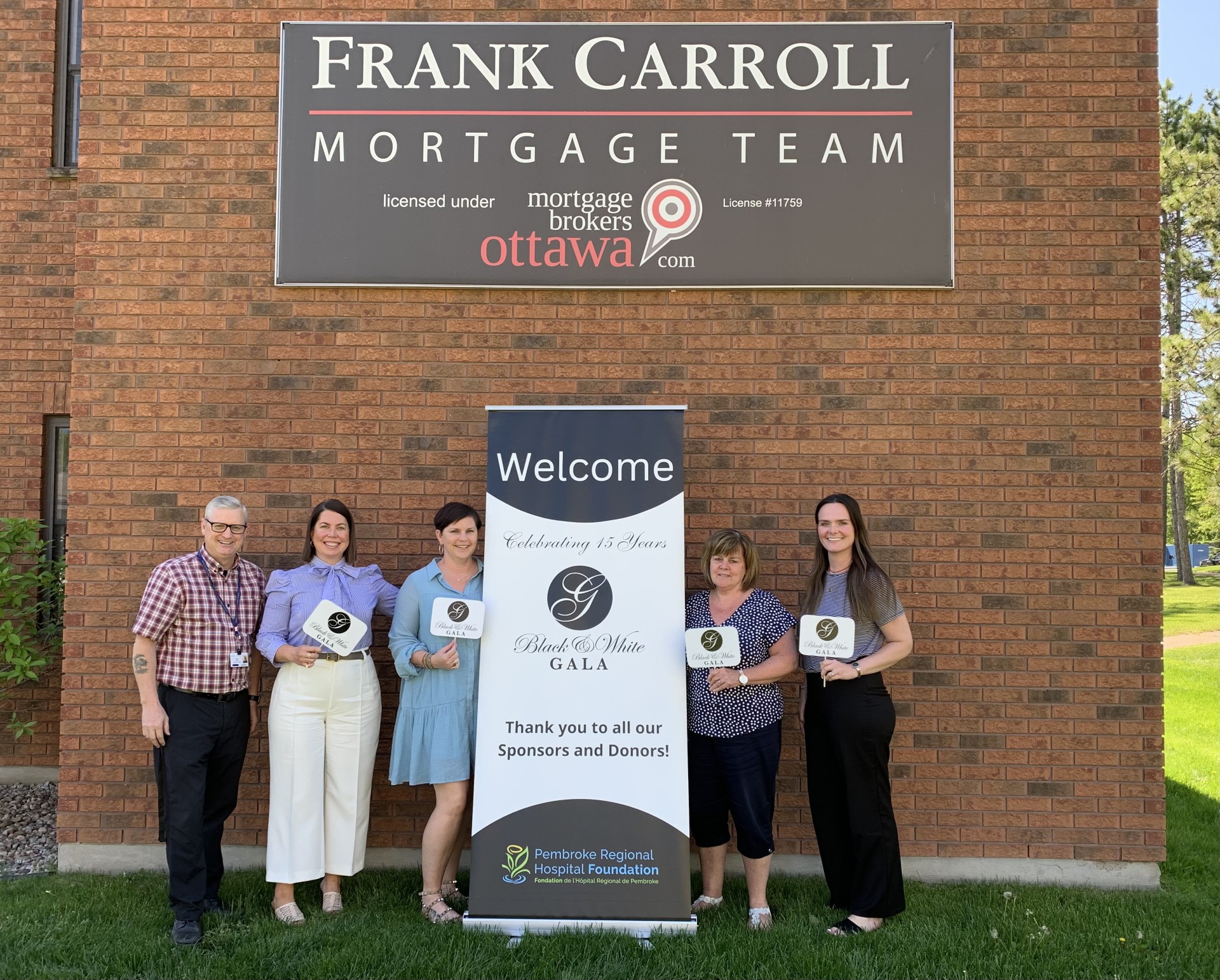 Read more about the article Frank Carroll Financial contributes $10,000 to the Pembroke Regional Hospital Foundation’s Black & White Gala!